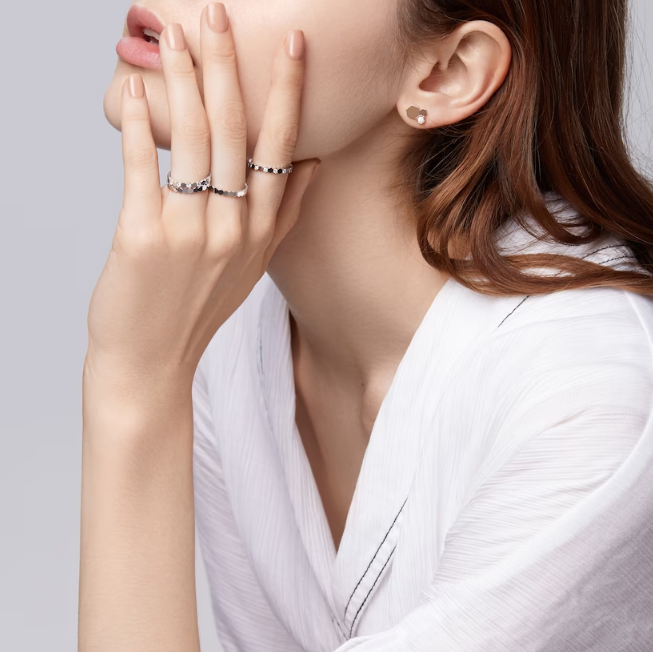 BEE MY LOVE RING White gold, diamonds, 2.5 mm